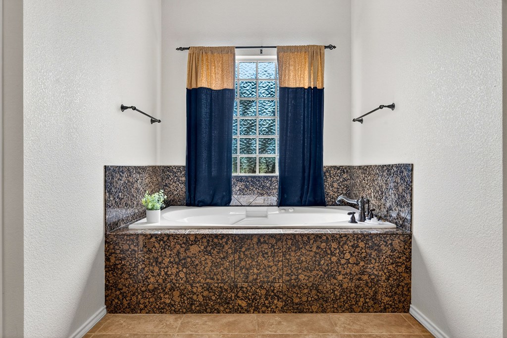 5001 Widener Strip