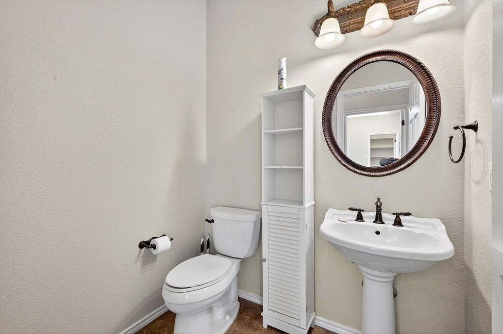 5001 Widener Strip