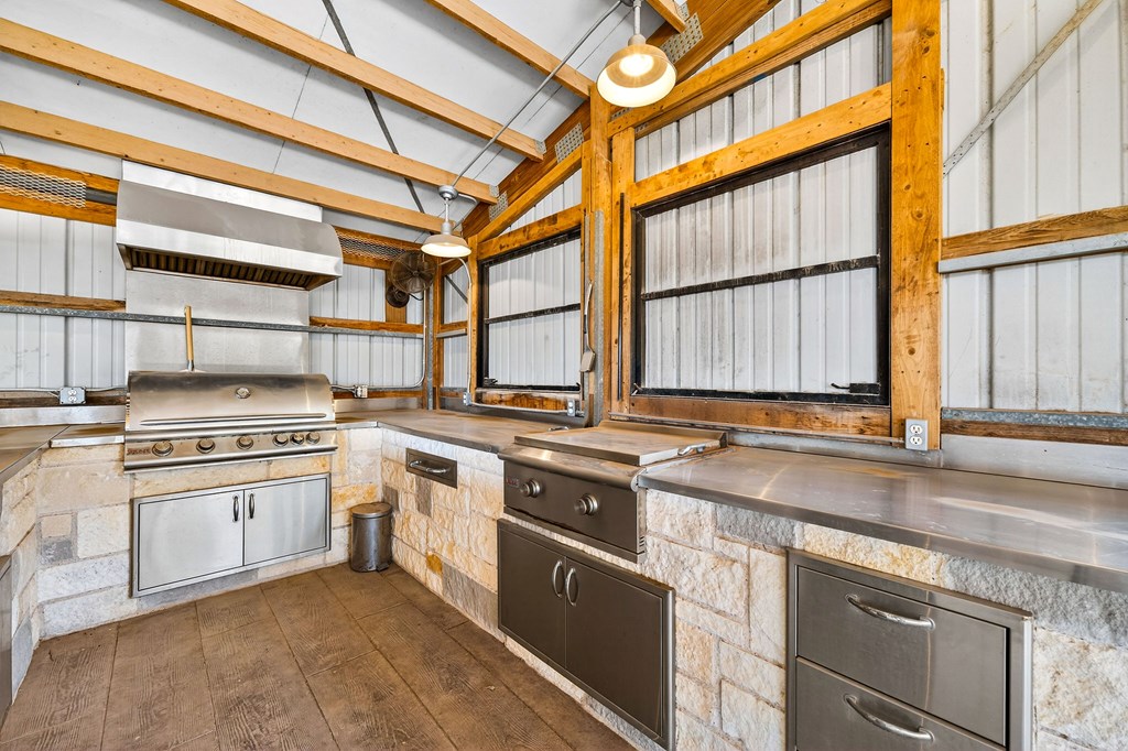 5001 Widener Strip