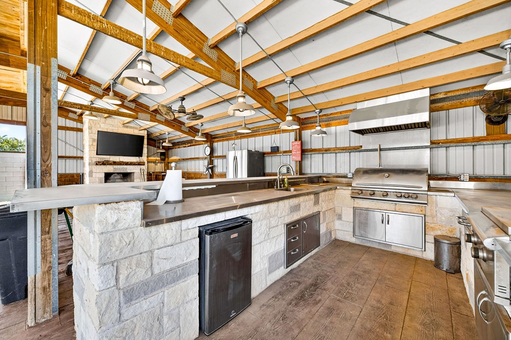 5001 Widener Strip