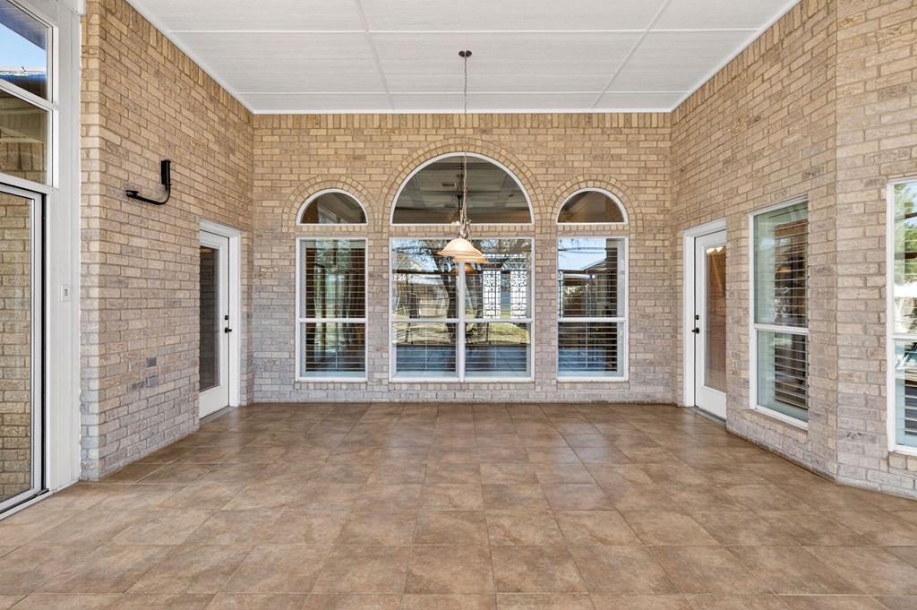 5001 Widener Strip