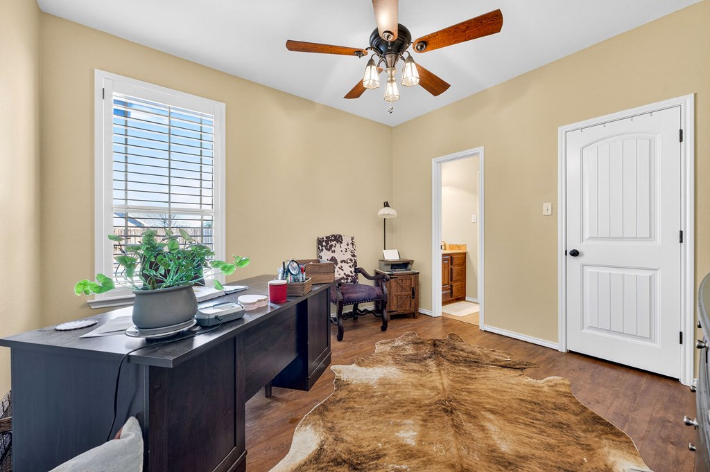 4305 N County Rd 1284