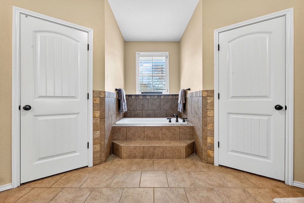 4305 N County Rd 1284