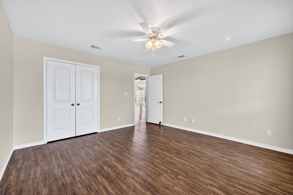 1004 Griffith Ct
