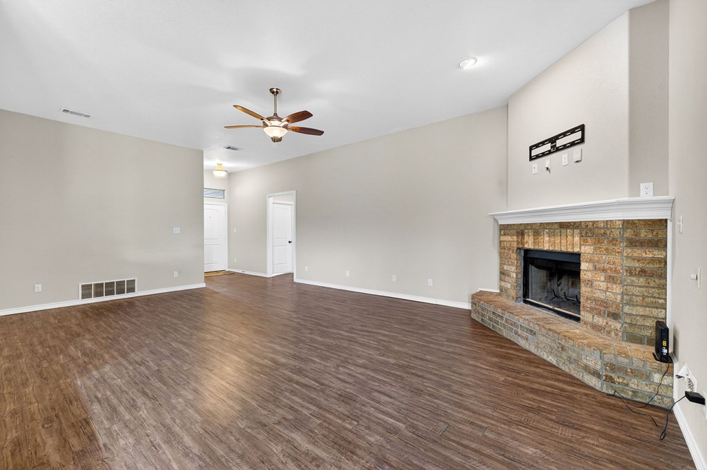 1004 Griffith Ct