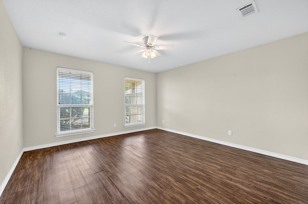 1004 Griffith Ct