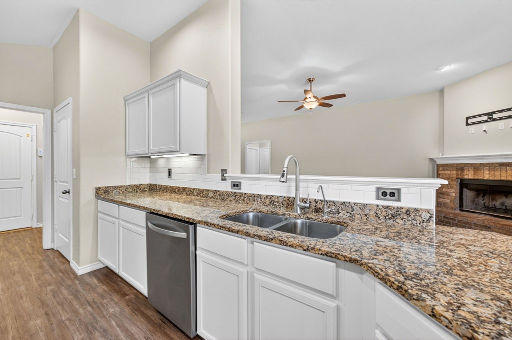 1004 Griffith Ct