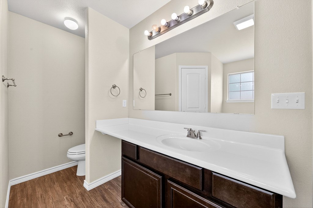 1004 Griffith Ct