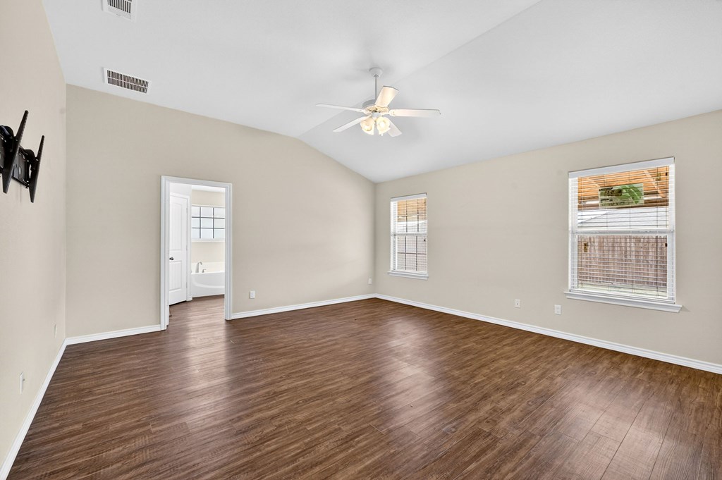 1004 Griffith Ct