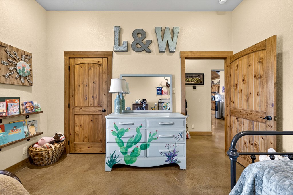2912 County Rd C3400