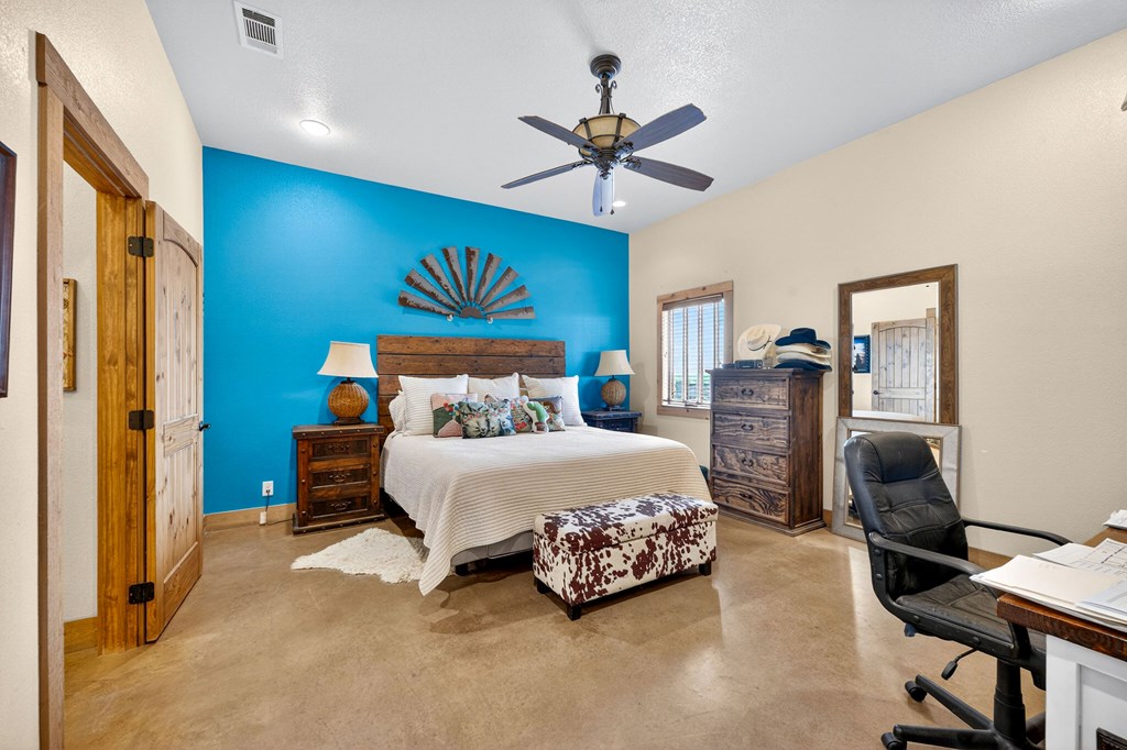 2912 County Rd C3400