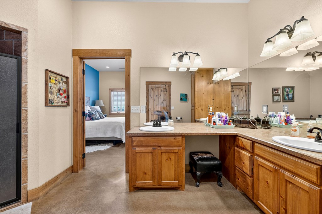 2912 County Rd C3400