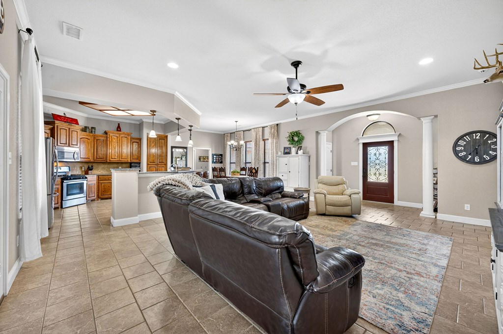 2704 S County Rd 1067