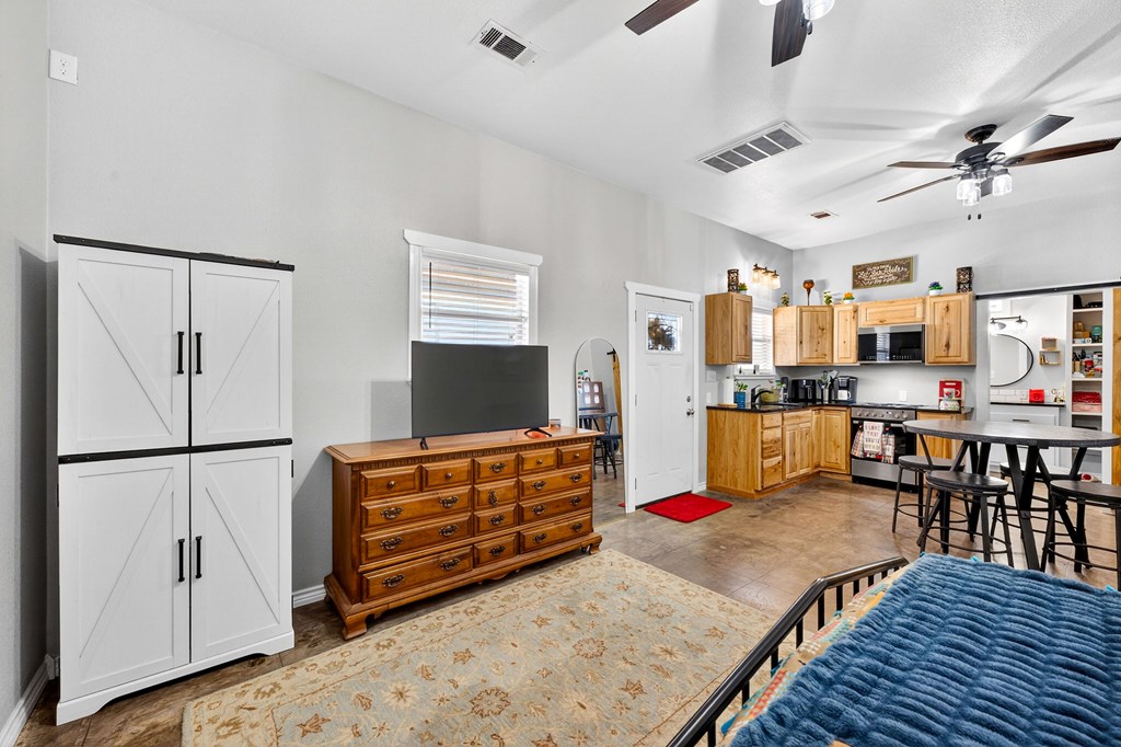 2704 S County Rd 1067