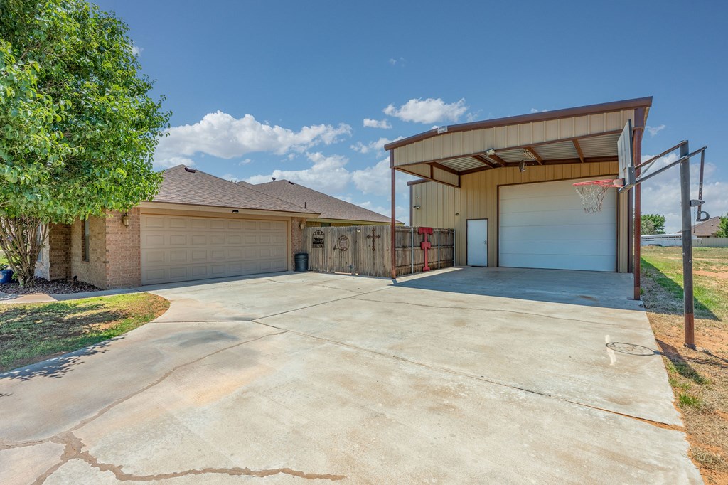 2704 S County Rd 1067