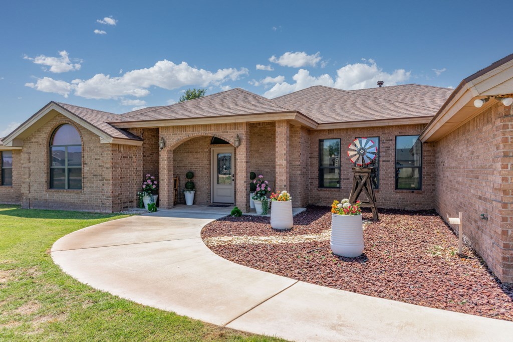 2704 S County Rd 1067