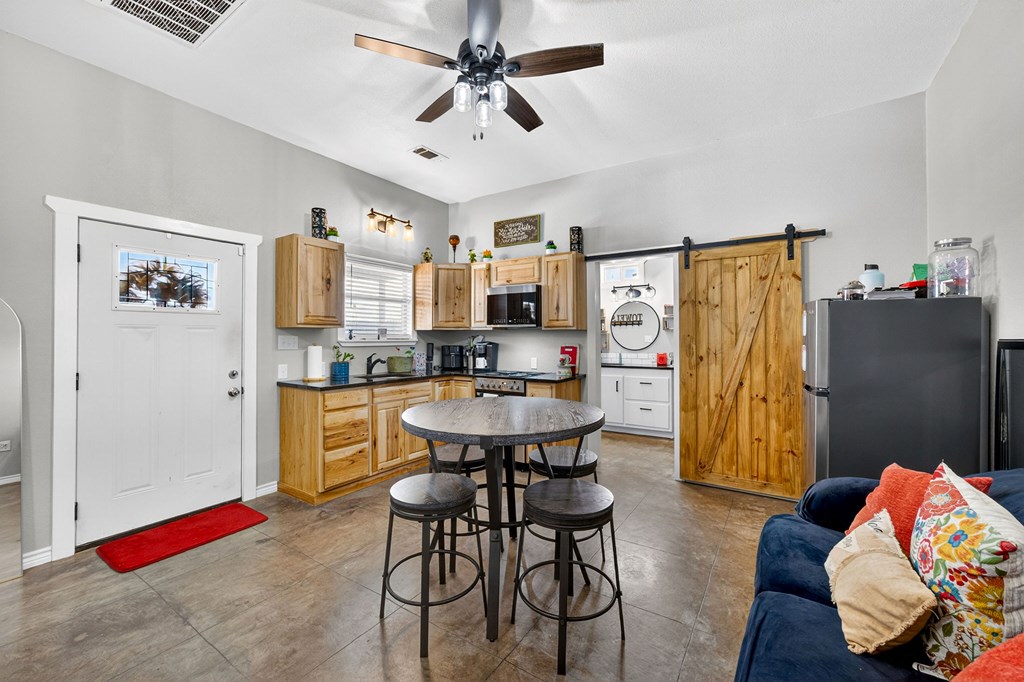 2704 S County Rd 1067