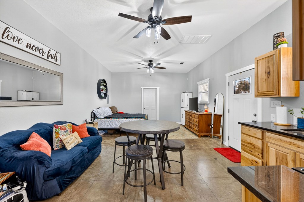 2704 S County Rd 1067