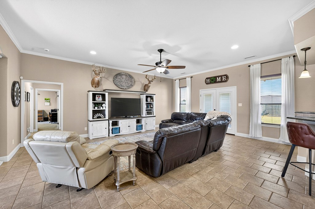 2704 S County Rd 1067