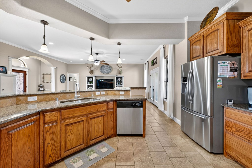 2704 S County Rd 1067