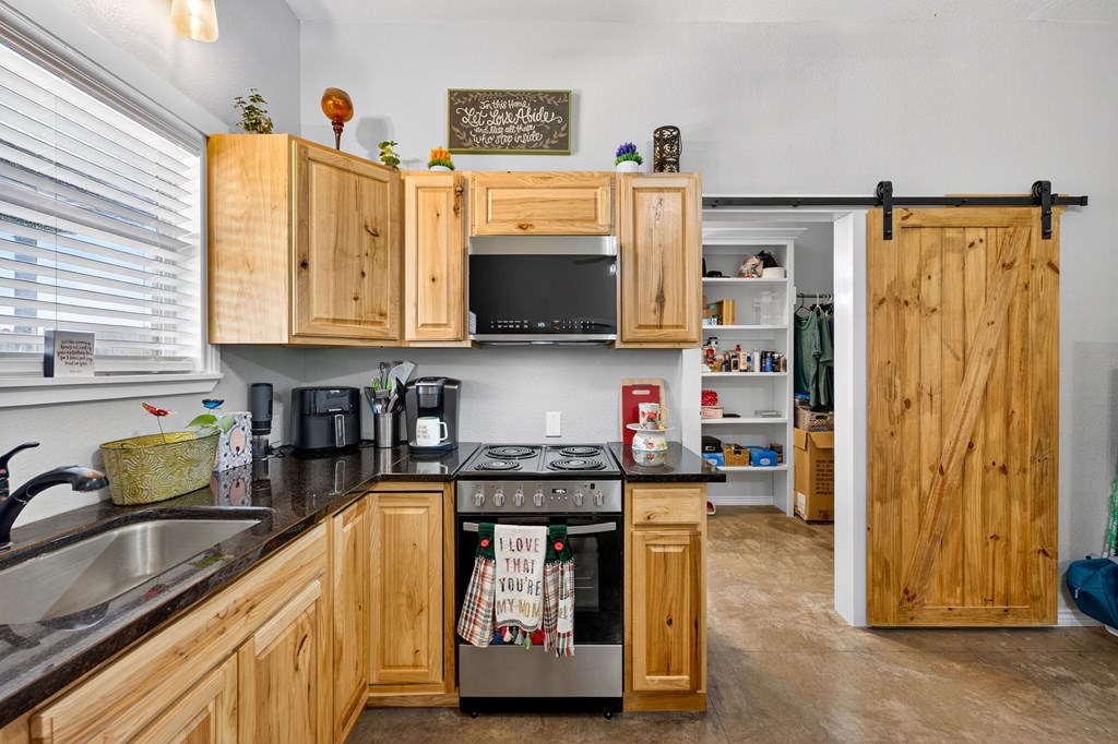 2704 S County Rd 1067