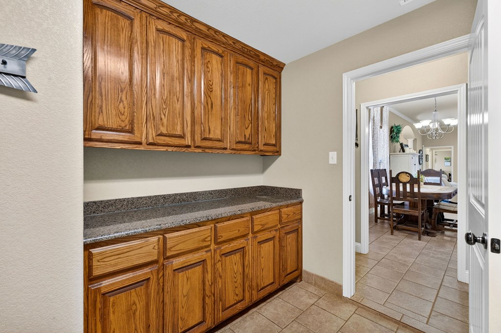 2704 S County Rd 1067