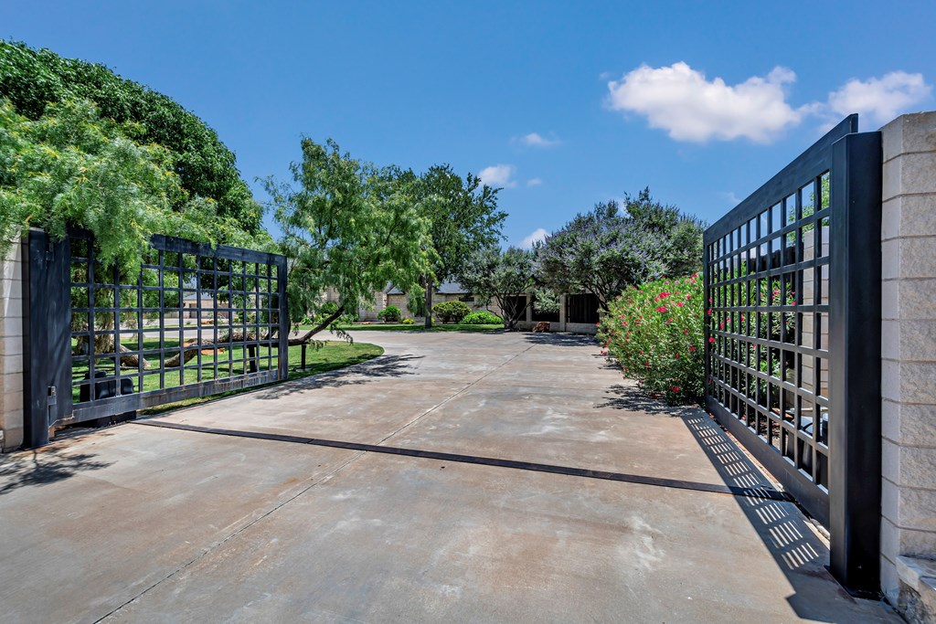 4113 Mockingbird Lane