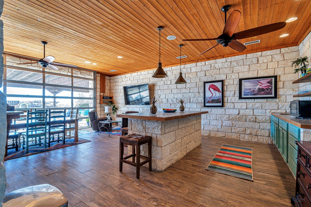 4113 Mockingbird Lane