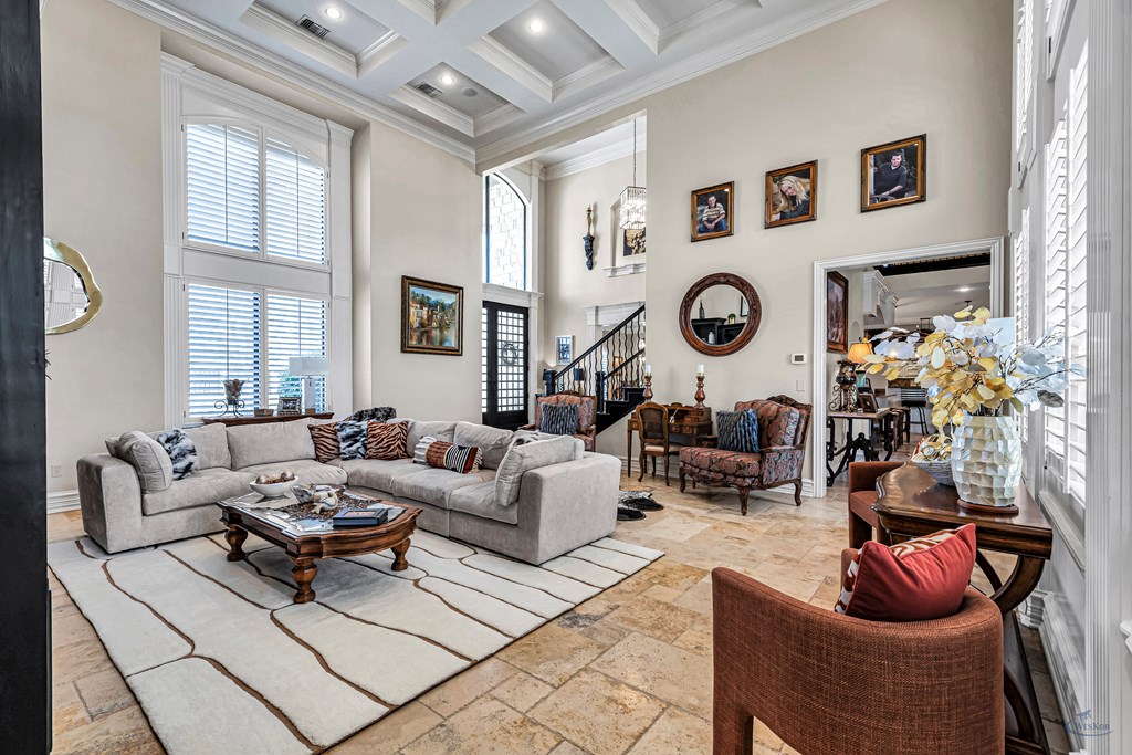 4113 Mockingbird Lane