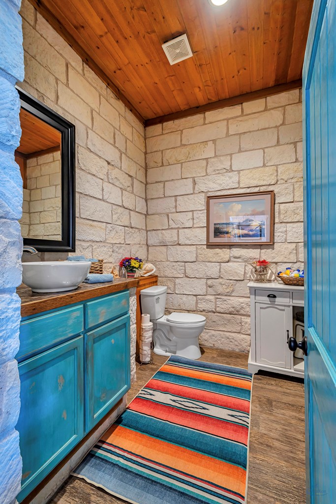 4113 Mockingbird Lane