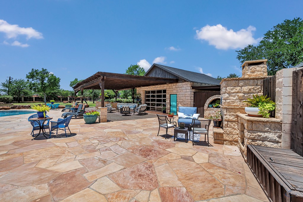 4113 Mockingbird Lane