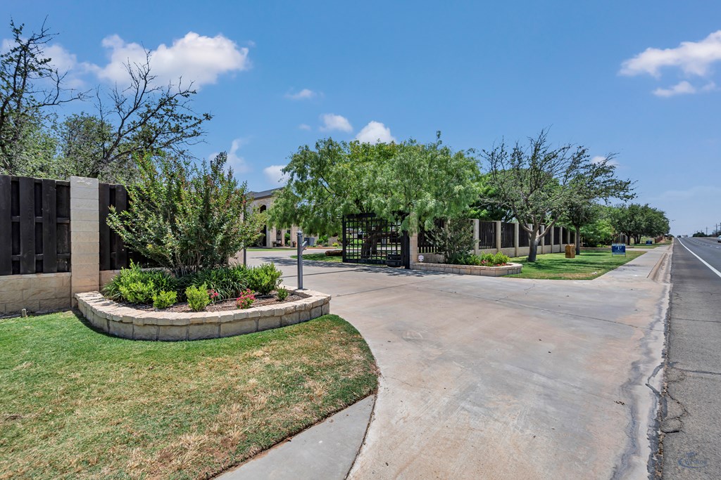 4113 Mockingbird Lane