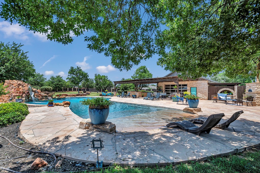 4113 Mockingbird Lane