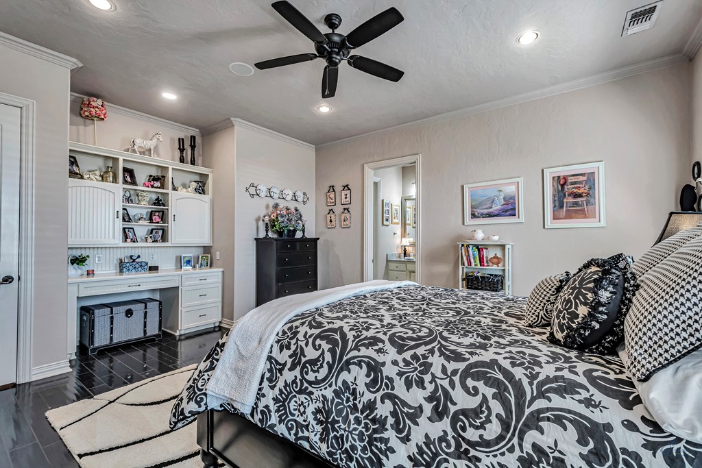 4113 Mockingbird Lane