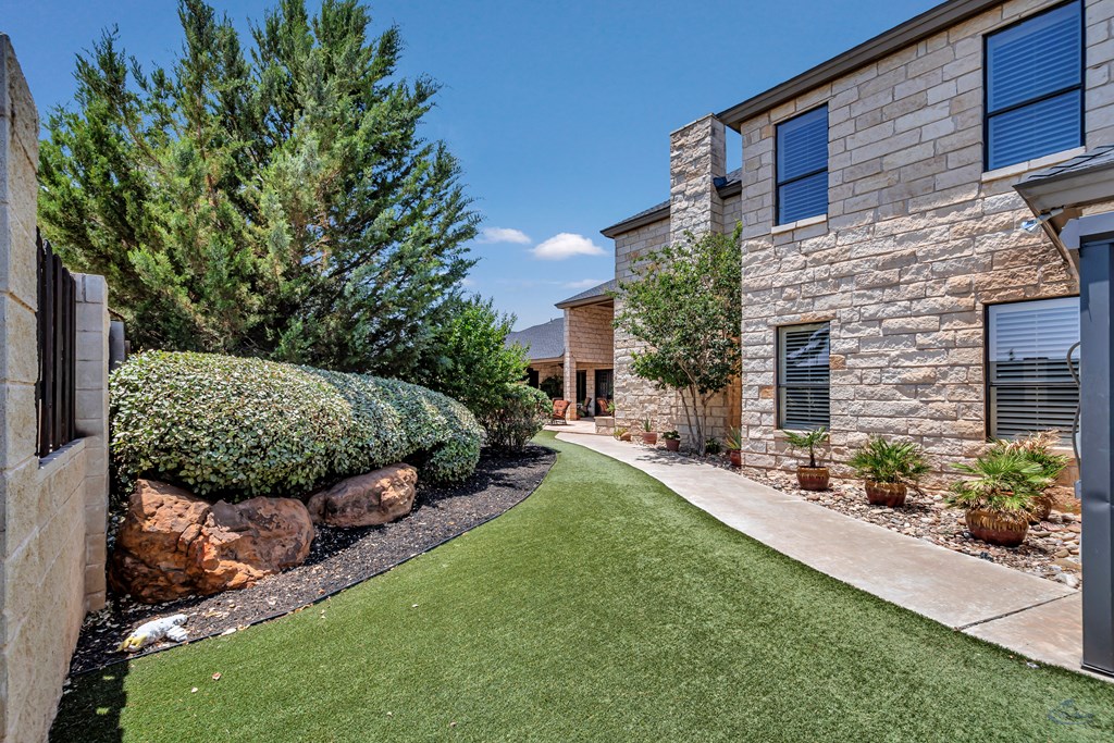 4113 Mockingbird Lane