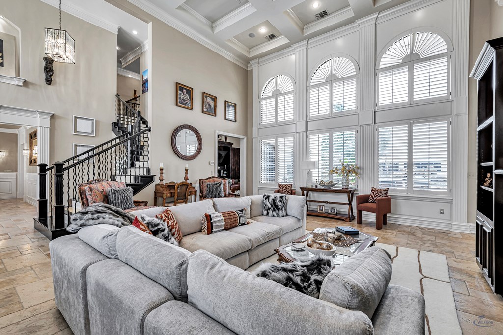 4113 Mockingbird Lane