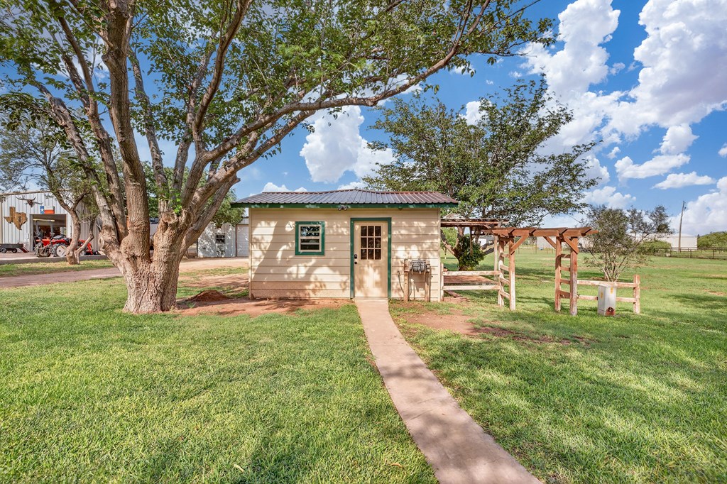 1401 S County Rd 1129