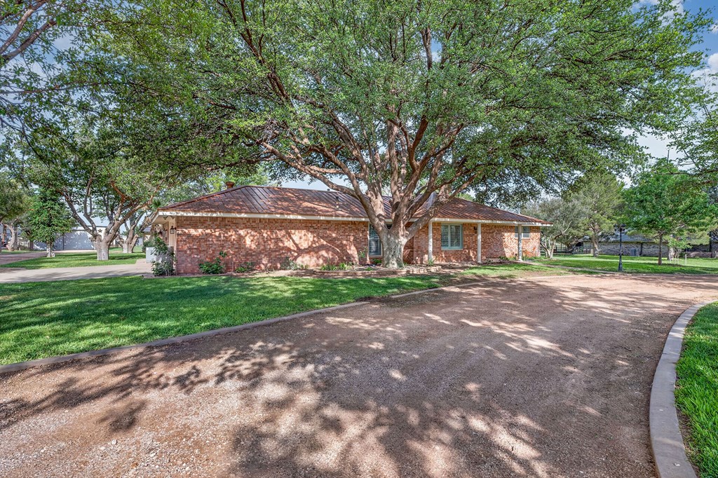 1401 S County Rd 1129