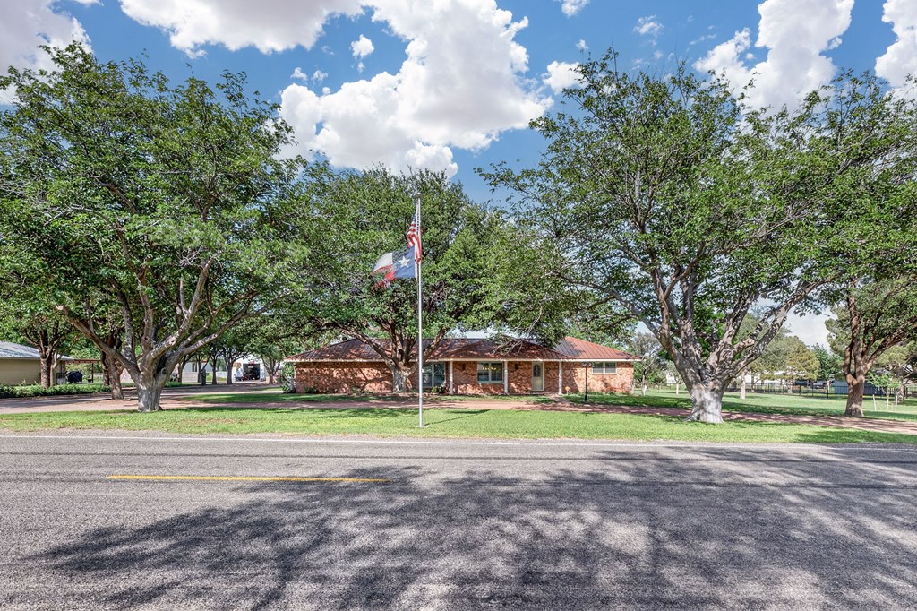 1401 S County Rd 1129