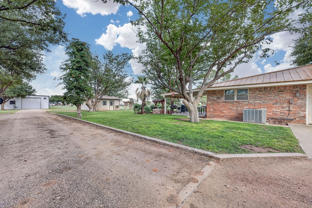 1401 S County Rd 1129