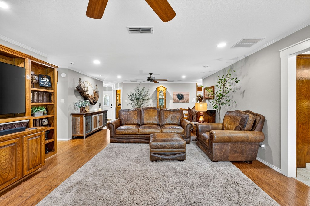 1401 S County Rd 1129