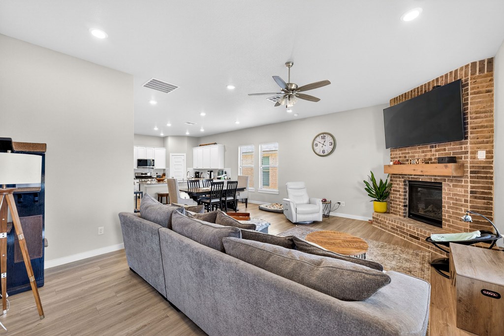 2721 Longfellow Rd