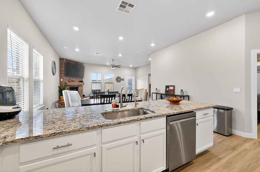 2721 Longfellow Rd