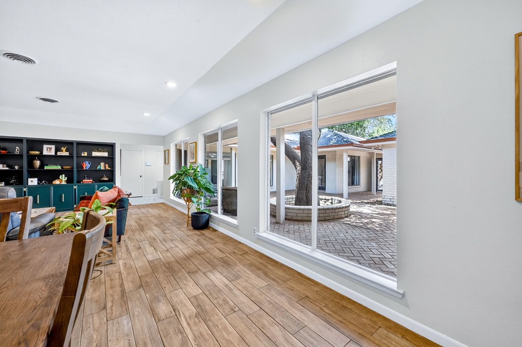 907 Pine Court