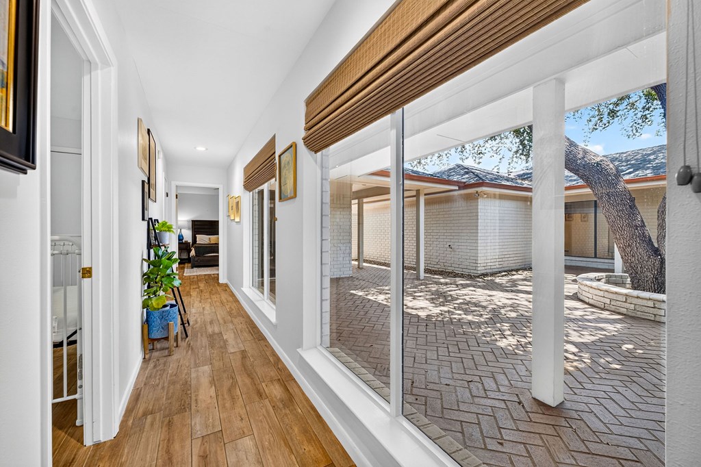 907 Pine Court