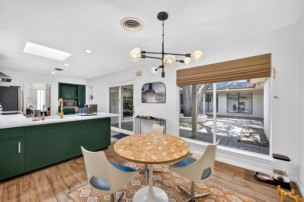 907 Pine Court