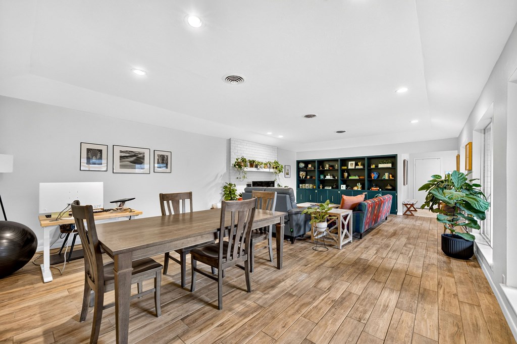 907 Pine Court