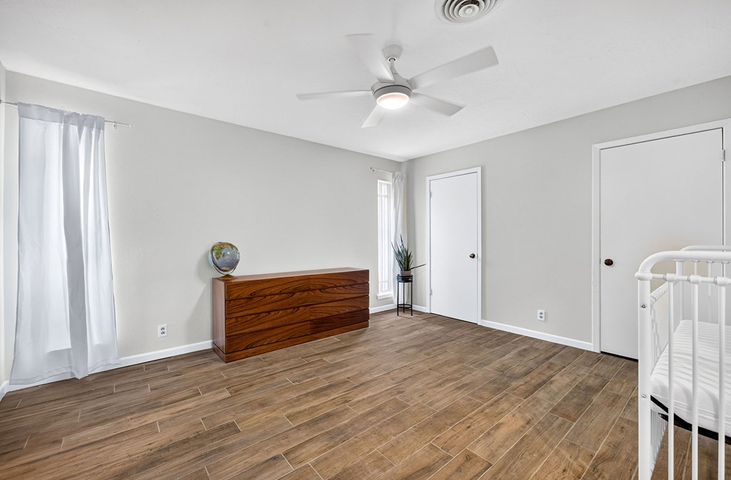 907 Pine Court