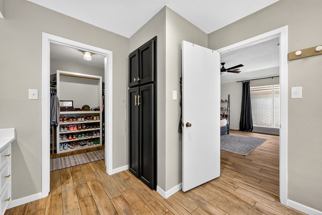 907 Pine Court
