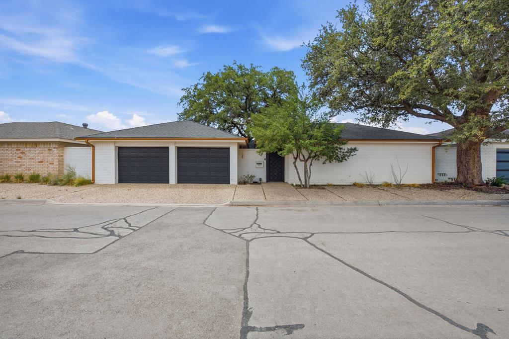907 Pine Court